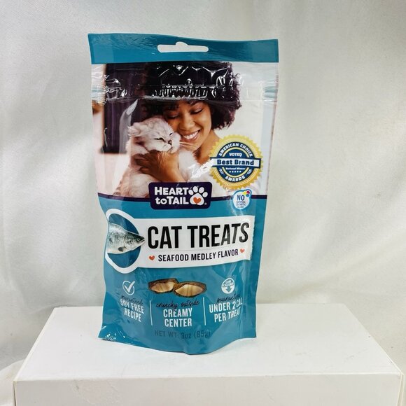 New 3 X 3 oz Heart to Tail Cat Treats Salmon Chicken Seafood Creamy Center - Picture 2 of 8